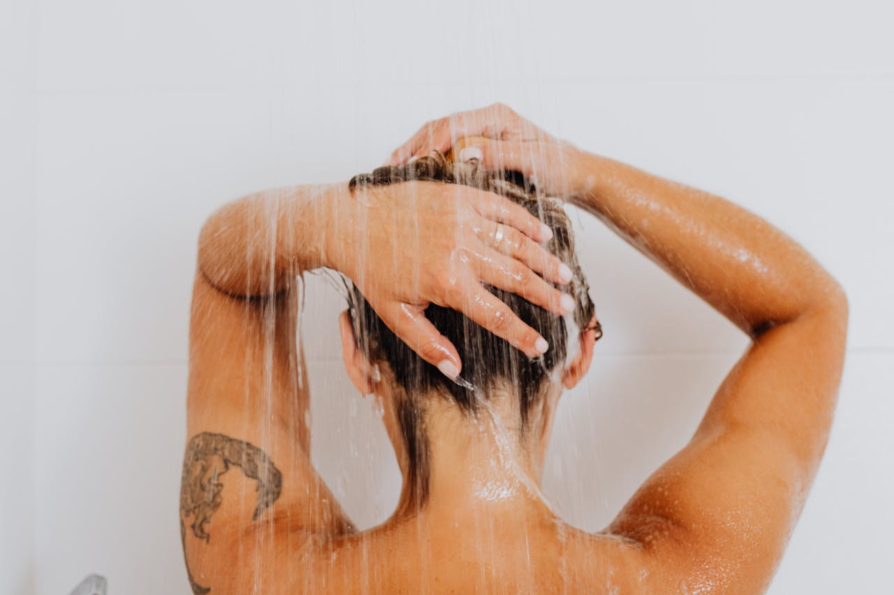 Hard Water Hair Loss Qatar: Stop The Shedding Today
