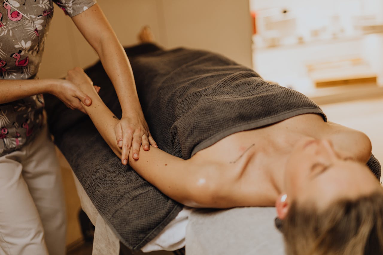 Lymphatic drainage massage in Doha